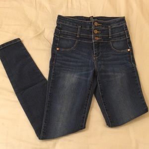 High waisted jeans